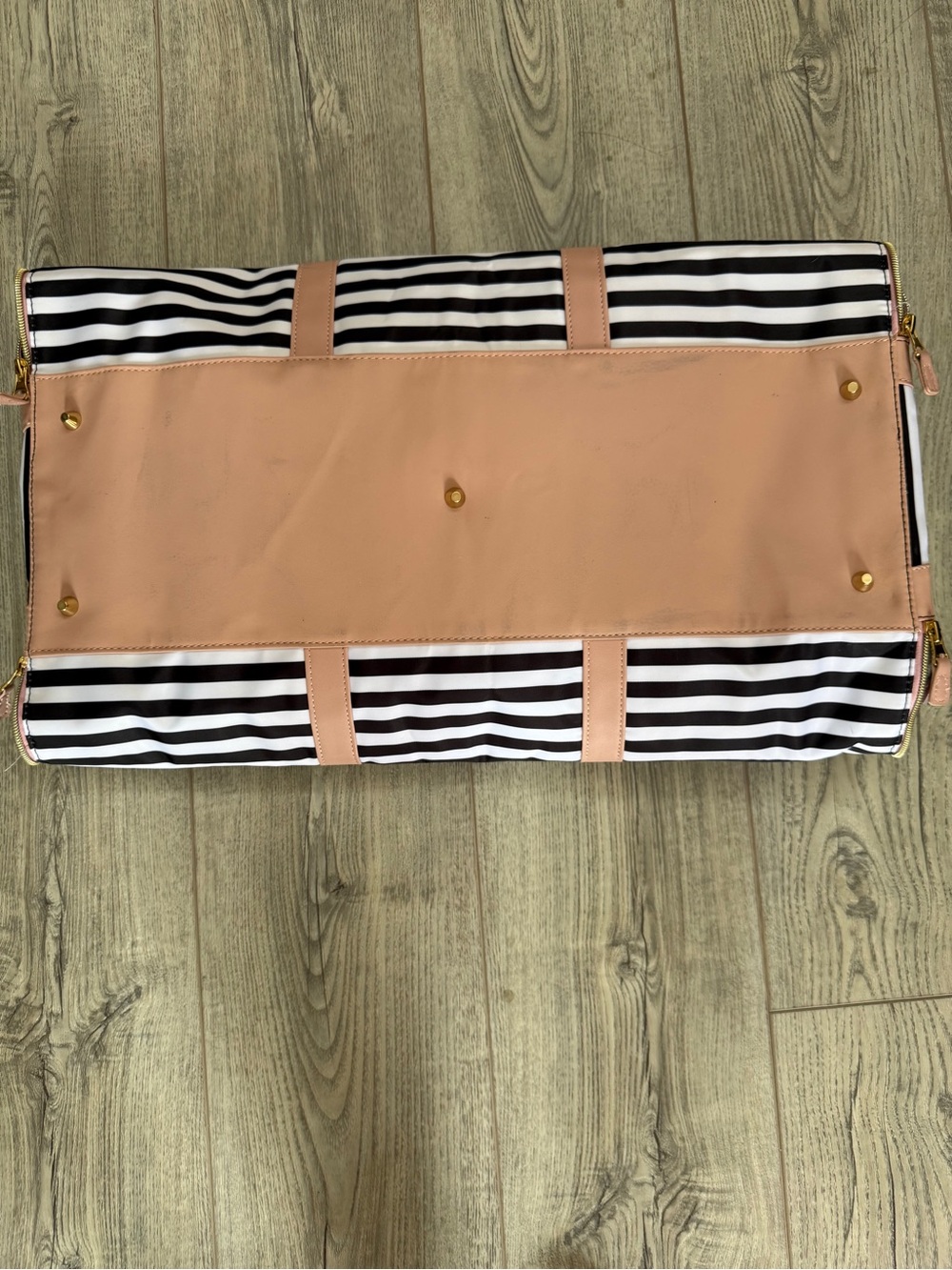 Carry-on Garment/Duffel Black & White Weekender Tote with Pink Trim ✈️ 👗👔 - Picture 8 of 8